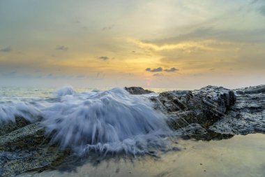 Gün batımı Khao Lak beach Tayland