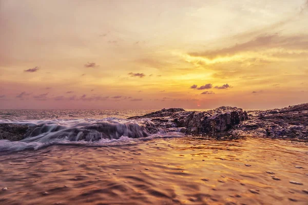 Sunset Khao Lak praia Tailândia — Fotografia de Stock