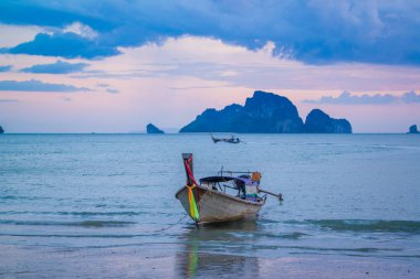 Sunset bulvarında Andaman Denizi, Krabi il, Tayland