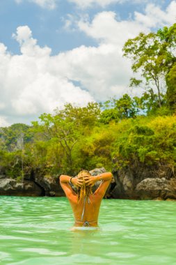 Kadın Tay Railay beach Krabi içinde üzerinde