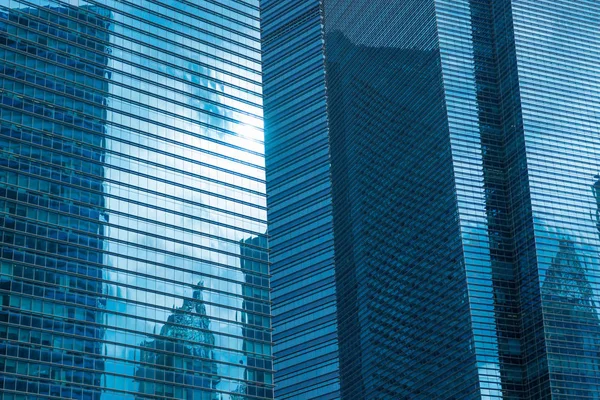 Современный бизнес-офис здание Windows Повторяющиеся шаблон синий G — стоковое фото