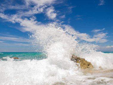 Lefkada'daki Pefkoulia Plajı 