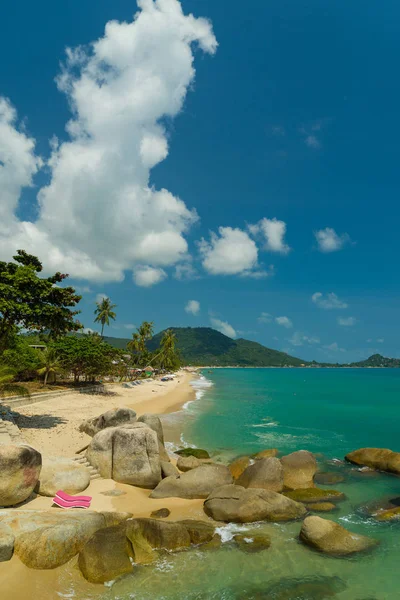 Zilver strand, uitzicht op het strand Crystal Beach op Koh Samui eiland — Stockfoto