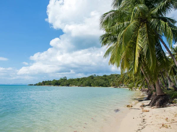 Hermosa playa tropical — Foto de Stock