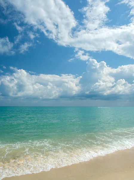 Hint Okyanusu'nda Island beach 