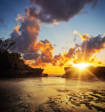 Deniz (Pura tanah lot) Bali tapınakta 