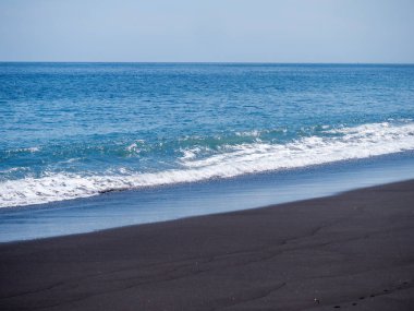 Doğu Bali Endonezya siyah volkanik beach