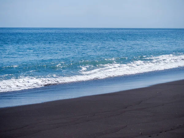 Doğu Bali Endonezya siyah volkanik beach