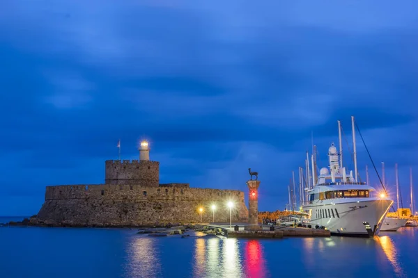 Agios nikolaos erőd, a mandraki-kikötőtől, Rodosz — Stock Fotó