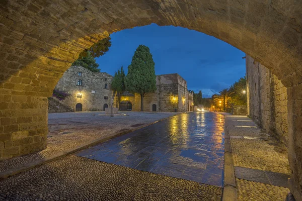 Piazza Argirokastu nel centro storico di Rodi — Foto Stock