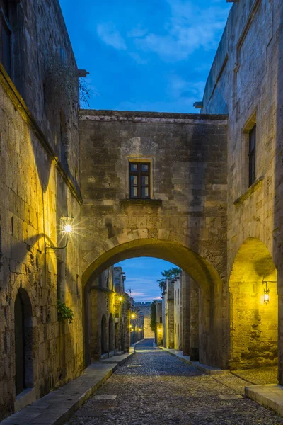 Straten van de ridders in de oude stad van Rhodos — Stockfoto