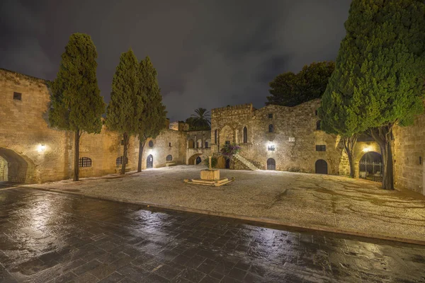 Piazza Argirokastu nel centro storico di Rodi — Foto Stock