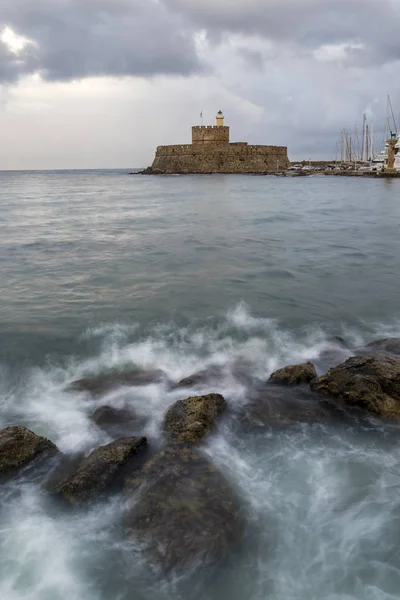 Агіос Ніколаос фортеці на Мандракі Родоський — стокове фото