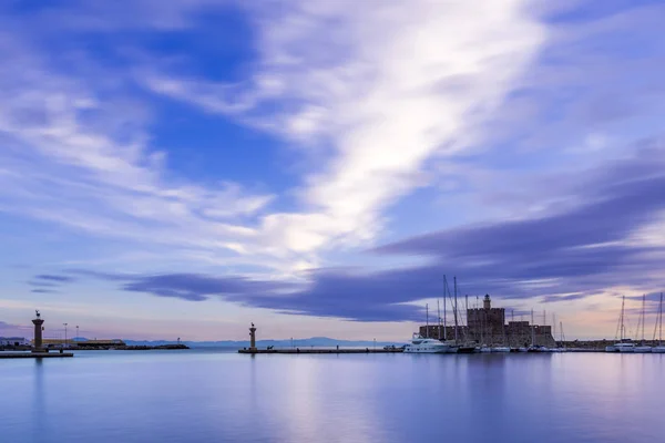 Forteresse d'Agios Nikolaos sur le port Mandraki de Rhodes Grèce — Photo