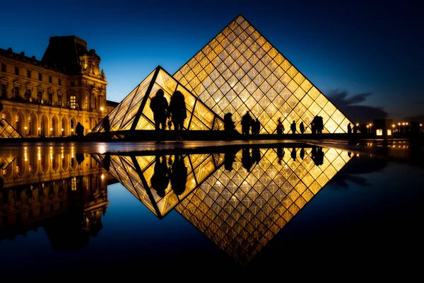 Paris France Décembre 2017 Vue Célèbre Musée Louvre Avec Pyramide — Photo