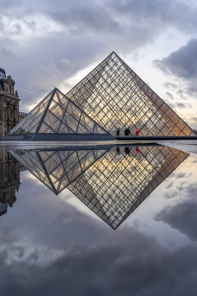Paris France Décembre 2017 Vue Célèbre Musée Louvre Avec Pyramide — Photo