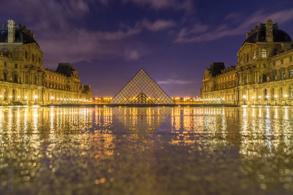 Paris Frankrike December 2017 Utsikt Över Berömda Louvren Med Louvren — Stockfoto