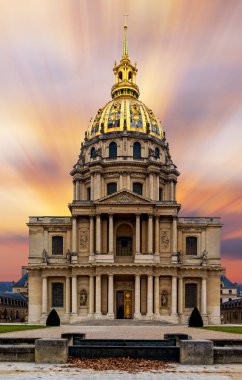Hotel des Invalides Paris Fransa Napoleon Bonaparte yeri son
