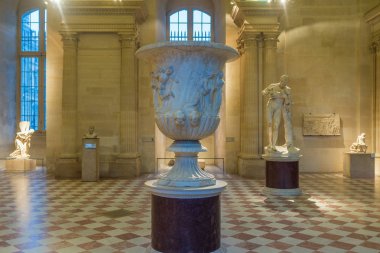 Antik heykel Louvre Müzesi Paris Fransa.