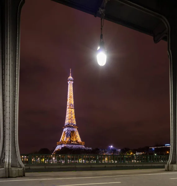 Parigi Dicembre 2017 Torre Eiffel Illuminata Dal Ponte Pont Bir — Foto Stock