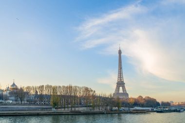 Paris sabah River Seine Eyfel Kulesi