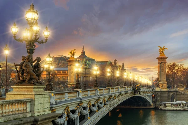亚历山大 Iii 的桥梁, 巴黎 — 图库照片