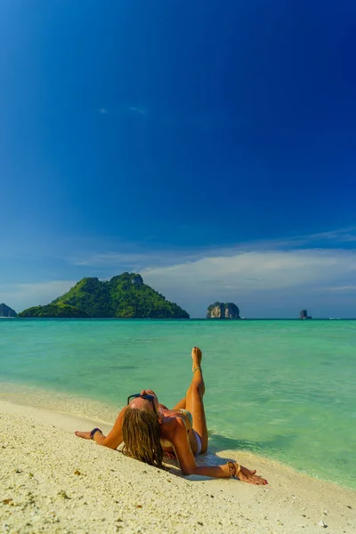 Woman Beach Koh Poda Island — Stock Photo, Image