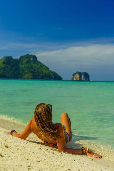 Woman Beach Koh Poda Island — Stock Photo, Image