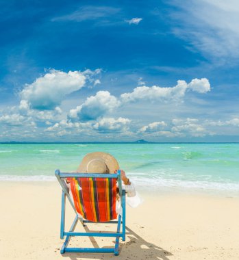 Lefkada Adası, vahşi sahilde kadınla