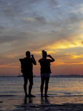 Günbatımı Ao Nang Krabi il 