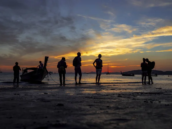 Coucher de soleil à Ao Nang Krabi province — Photo