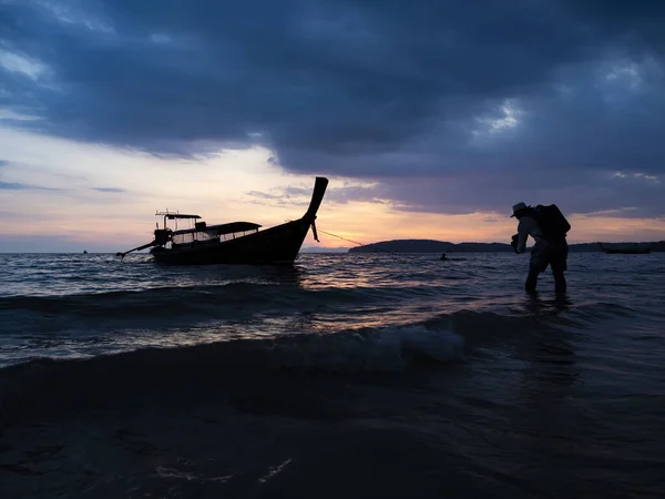 Coucher de soleil à Ao Nang Krabi province — Photo