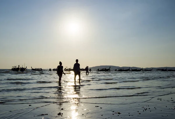 Pôr do sol na província de Ao Nang Krabi — Fotografia de Stock