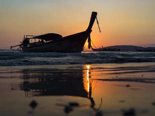 Tradiční Dlouhá Tail Loď Pláži Thajsku — Stock fotografie