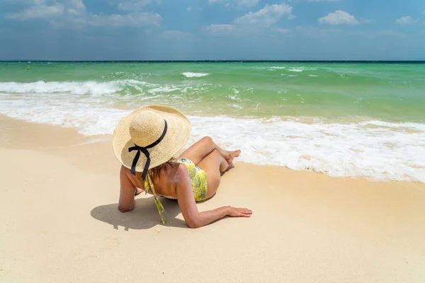 Vacker Kvinna Stranden Thailand — Stockfoto