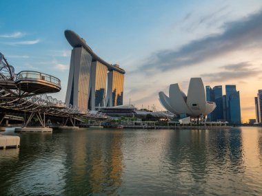 SINGAPORE ŞEHRİ, ŞARKI - 15 Şubat 2020: Marina Körfezi Sands, Asya 'nın en büyük oteli. 27 Nisan 2010 'da açıldı.. 
