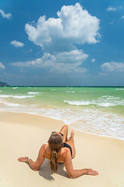 Vacker Kvinna Stranden Thailand — Stockfoto