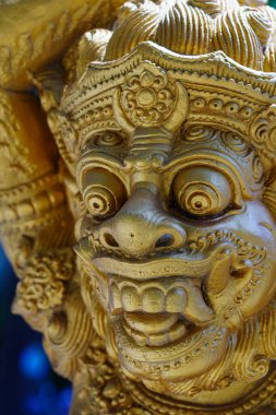 Bali Endonezya 'daki tapınakta antik Bali heykeli