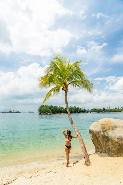 Femme Plage Île Sentosa Singapour — Photo