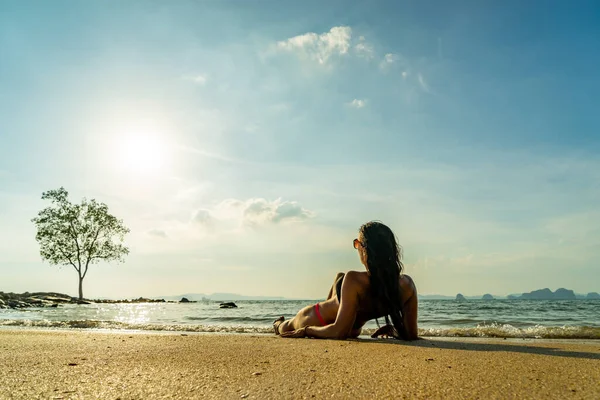 Vacker Kvinna Stranden Thailand — Stockfoto