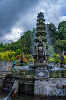Bali Endonezya 'daki Tirta Gangga Sarayı' nda heykel