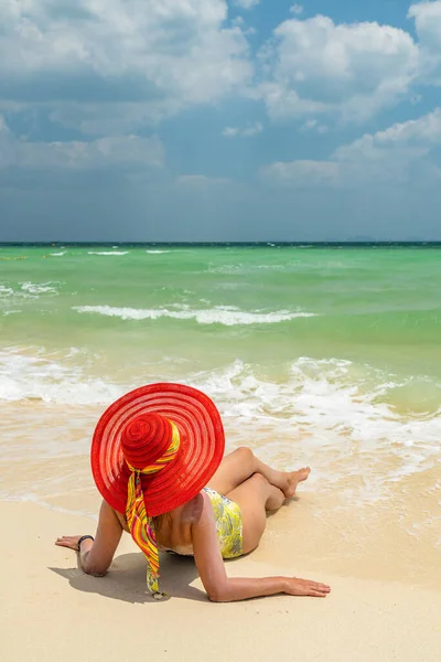 Vacker Kvinna Stranden Thailand — Stockfoto