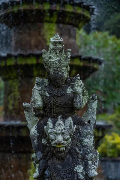 Staty Vid Tirta Gangga Palatset Bali Indonesien — Stockfoto