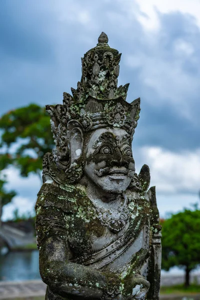 Standbeeld Bij Het Tirta Gangga Paleis Bali Indonesië — Stockfoto