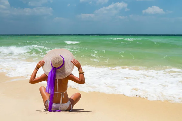 Mulher Bonita Praia Tailândia — Fotografia de Stock