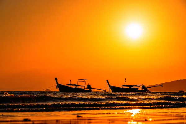 Barco Cola Larga Tradicional Playa Atardecer Tailandia —  Fotos de Stock