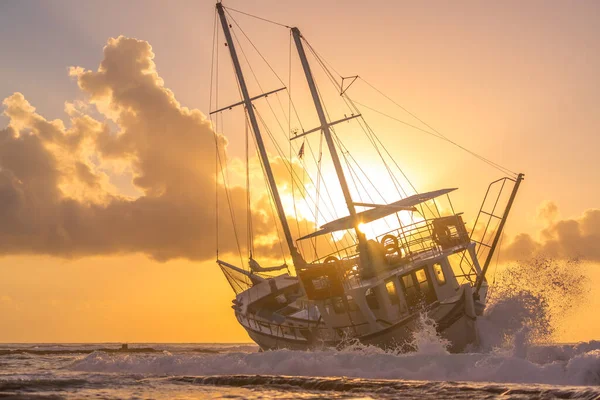 Sailing Boat Wreck Sunset — Stock Photo, Image