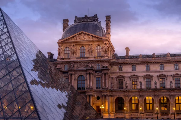 Paris France Mars 2020 Vue Célèbre Musée Louvre Avec Pyramide — Photo