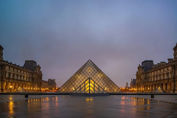 Paris France Mars 2020 Vue Célèbre Musée Louvre Avec Pyramide — Photo