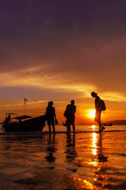 Ao Nang Krabi 'de gün batımı Tayland
